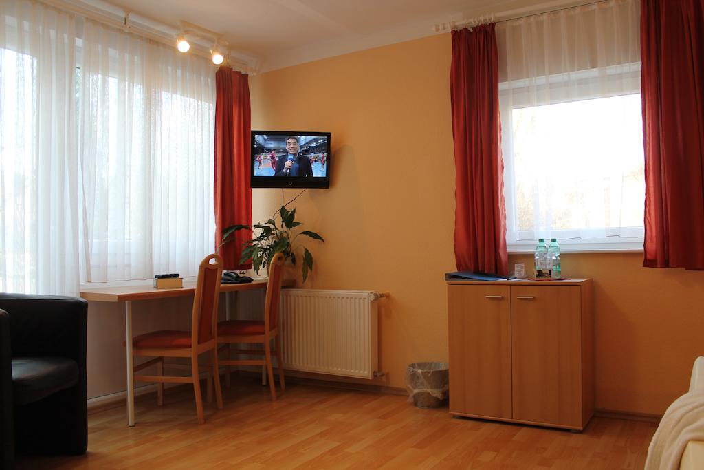 Hotel Brigitte باد كروزنغن الغرفة الصورة