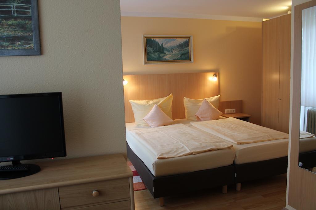 Hotel Brigitte باد كروزنغن الغرفة الصورة